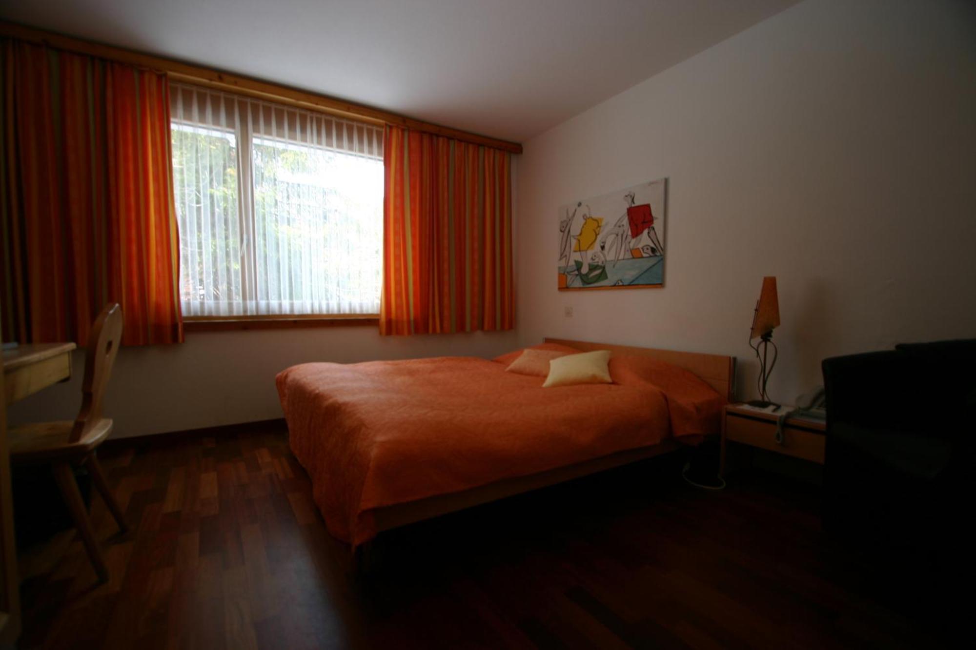 Hotel Pöstli Maloja Pokoj fotografie